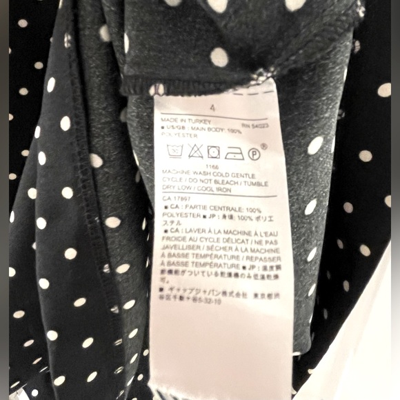 Women’s Banana Republic v-neck dress. Size 4. - Picture 5 of 6